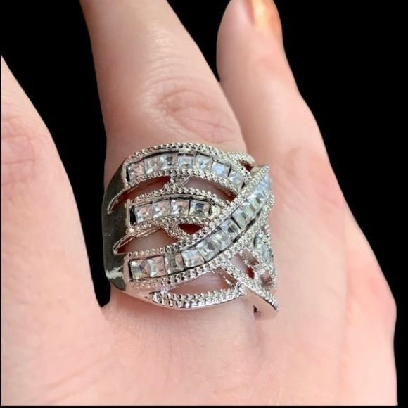 STERLING SILVER RING SIZE 6 - Picture 8 of 11